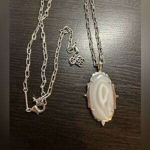 EUC Kendra Scott Baroque Ella Silver Necklace in Beautiful Gray Banded Agate